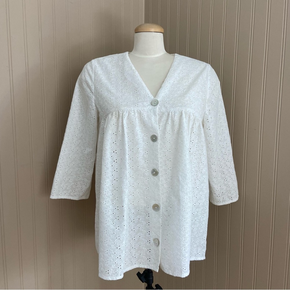 Zara White Eyelet Flowy 3/4 Sleeve Button-up White Shirt Women’s Size Large